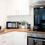 Luxury 2Br In Media City