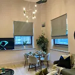 Emerald Escape 3 Bed 3 Bath