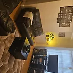 Go Big ! Entire Cozy House For Max 8 People Near City Center