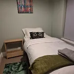 The Reddish Retreat - Individual Rooms