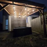3 Bed House Etihad Stadium, Coop Live Private Parking With Optional Hot Tub