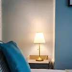 Modern 3-Bed House In Manchester, Ideal For Long Stays, Free Parking, City Centre - Sleeps Upto 8 People