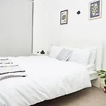 Apartment-Sleeps4-Streetparking-Balcony-Duplex