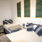 Cozy And Charming - 1 Bedroom Apartment - Free Parking, Transit Links, Close To Stadiums