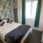 Ideal For Groups - 2 Bedroom Apartment - Free Parking, Transit Links, Close To Stadiums