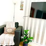 Cosy 3Bdr In Levenshulme-Close To Manchester City Centre And Stockport Town- Free Parking- Wifi
