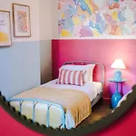 6-Bed Funky Getaway Unique Vibes