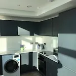 Central Trafford Apartment Free Parking