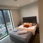 Home Away Luxury Two Bedroom Shared Apartment With En-Suite Room And A Private Bathroom