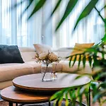 Free Parking, City Centre 3Bed Apartment, Balcony With Amazing Views, Sleeps 6
