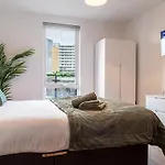 Manchester City Centre ,Salford,Lakeside Apartment