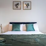 Manchester City Centre ,Salford,Lakeside Apartment
