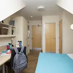Heald Court Student Only, Ensuite Room At Manchester