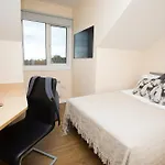 Heald Court Student Only, Ensuite Room At Manchester