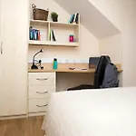 Heald Court Student Only, Ensuite Room At Manchester