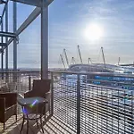 Manchester, Etihad Stadium View , Coop Live, Modern 2 Bed Apartment,