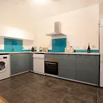 3-Bedroom Flat In The Northern Quarter