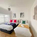 Betahouse -3Br -Pool Table -Free Parking -Spacious