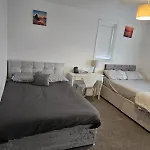 Elsham Gardens Rooms - Shared Facilities