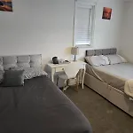 Elsham Gardens Rooms - Shared Facilities