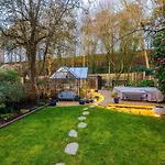 Unique Home In Northenden Urban Oasis Sleeps 8