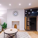 Unique Home In Northenden Urban Oasis Sleeps 8