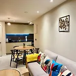 Newly Built 2Br-2Bath Apt With Balcony In Mcr-Sleeps4
