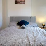 Amazing And Immaculate 2-Bed House In Manchester