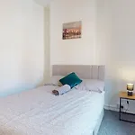 Amazing And Immaculate 2-Bed House In Manchester