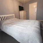 Spotless And Spacious Manchester Home