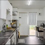 Hillside Haven In Manchester