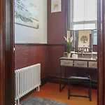 The Gold Room In A 6 Bedroom Victorian Shared House, Sleeps 4, Super King Bed, Double Bed