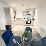 Escape To Modern 2Br Apartment In City Centre!