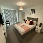 Escape To Modern 2Br Apartment In City Centre!