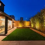 Luxury 8 Bed Home Manchester