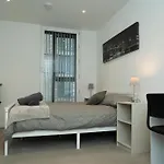 X2 Bed&Bath Trafford Apt-Mediacityuk -Old Trafford