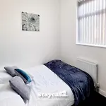 Cowesby Co-Living - Private Room Self-Cater