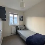Large 3 Bed House Near Etihad And Coop Live