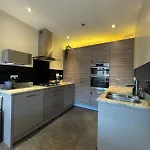 Large 3 Bed House Near Etihad And Coop Live