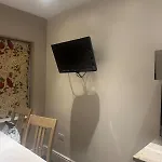 Large 3 Bed House Near Etihad And Coop Live