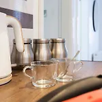 Cosy 3 Bedroom House In Quiet Residential Area