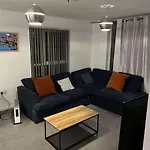 Cozy 2 Bed Apartment With Balcony Etihad Views, Steps From Coop Live