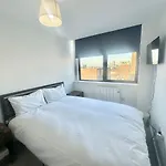 Modern Apartment By Avalora Short Lets & Serviced Accommodation Old Trafford With Free Parking, Mcr Stadium - Ua92