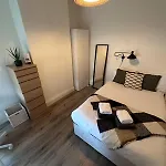 Stylish Interior Cosy Haven - On-Street Parking
