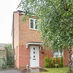 4 Beds, Sleeps 7, Driveway, Comfy Beds