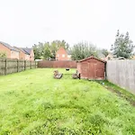 4 Beds, Sleeps 7, Driveway, Comfy Beds