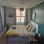 Prime City Centre Apartment!