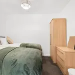 Old Trafford Stay With Free Parking