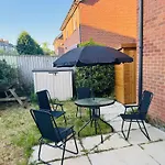 Large 3 Bed House Near Etihad And Coop Live