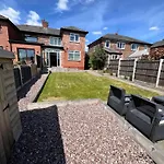 Spacious, Cosy & Stylish 3 Bed Home In Salford, Near Trafford Park - Free Parking
